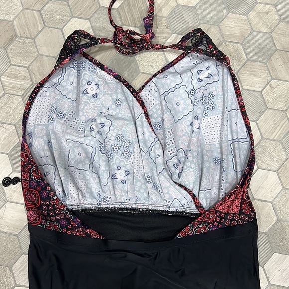 NWOT{Costa Del Sol}Sz X Red Print w/black Bottom One Piece - Picture 8 of 11